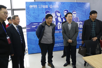 省教育廳評審專家組來院評審大學生創新創業孵化示范基地建設情況